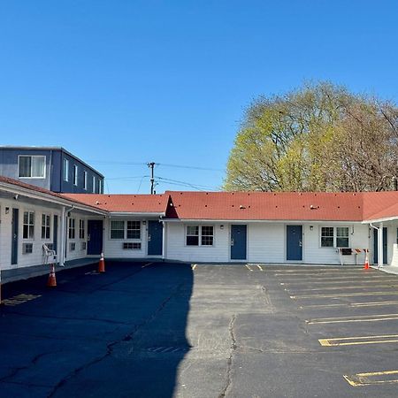Chisholm'S Motor Inn 소거스 외부 사진