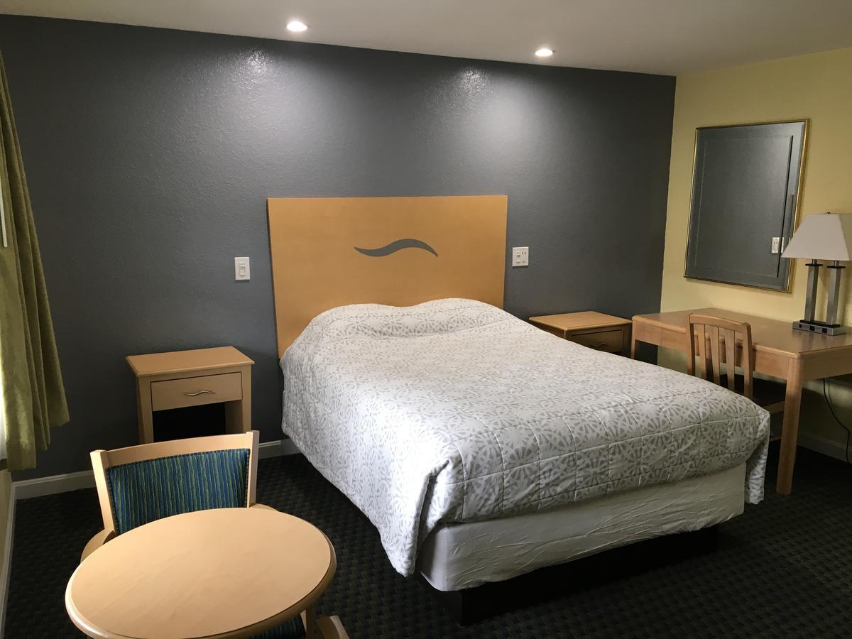 Chisholm'S Motor Inn 소거스 외부 사진