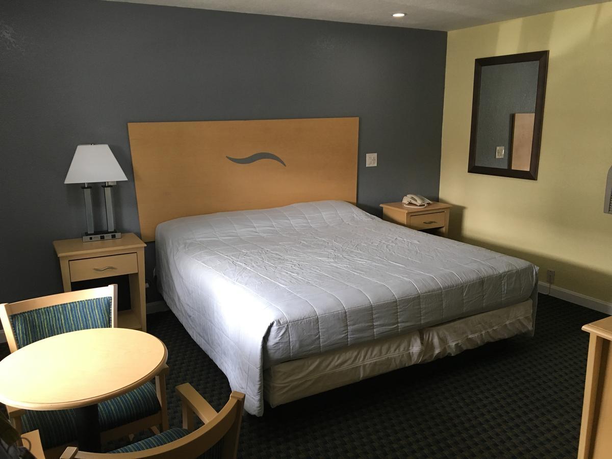 Chisholm'S Motor Inn 소거스 외부 사진