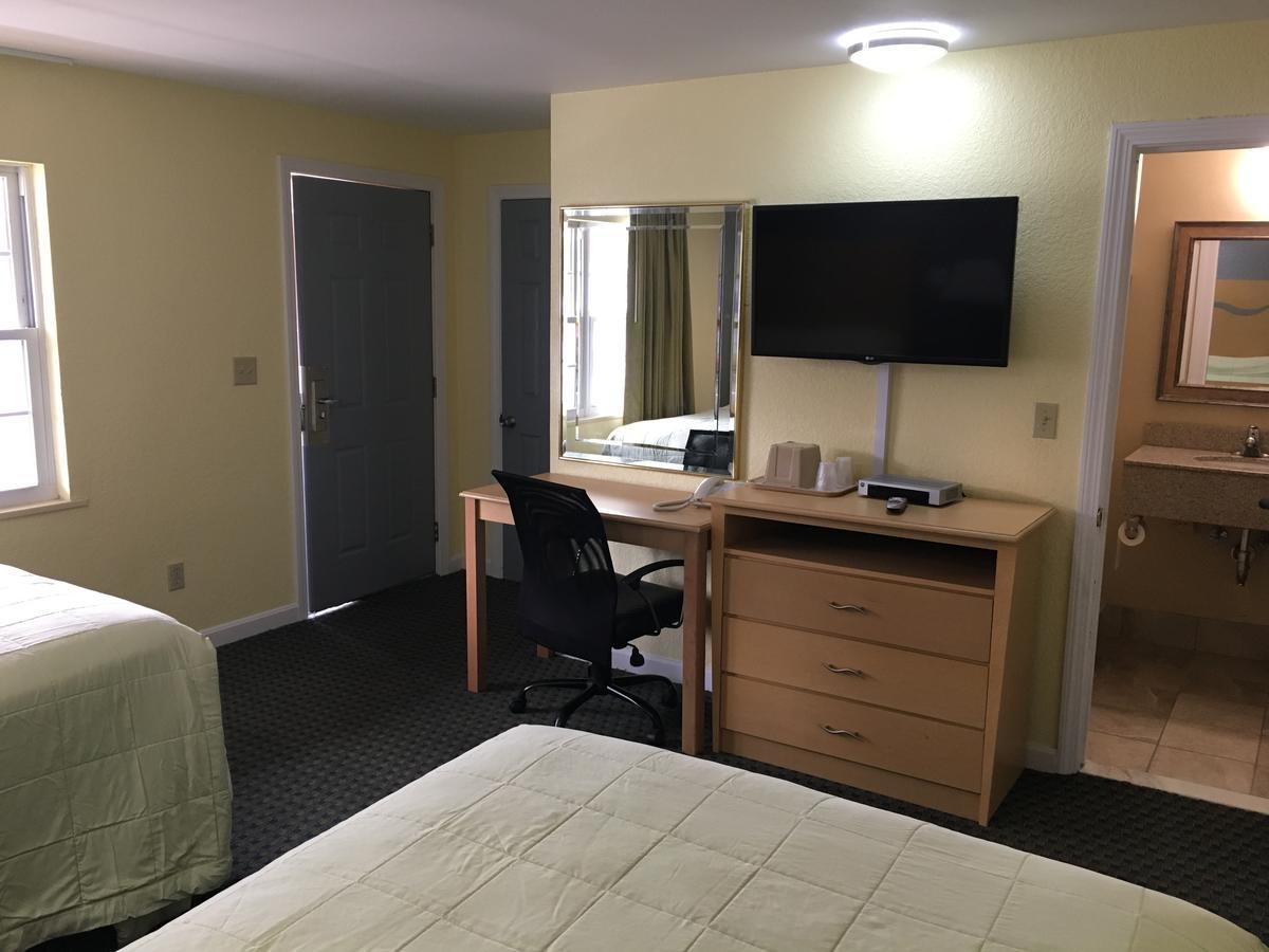 Chisholm'S Motor Inn 소거스 외부 사진