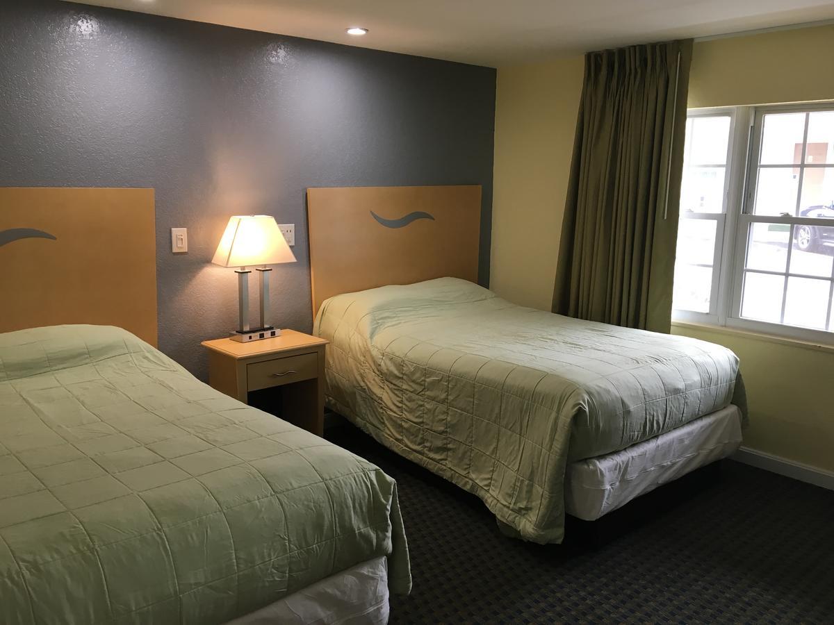 Chisholm'S Motor Inn 소거스 외부 사진
