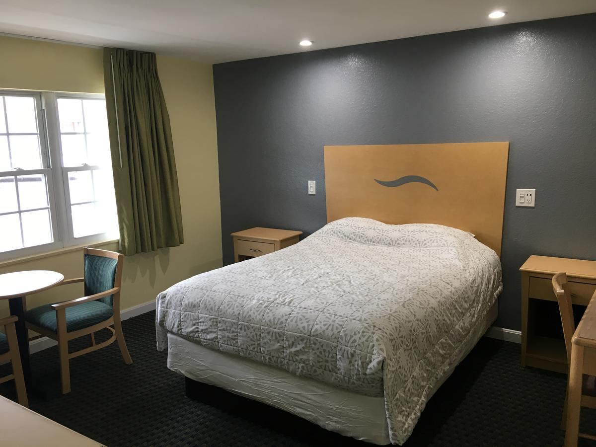 Chisholm'S Motor Inn 소거스 외부 사진
