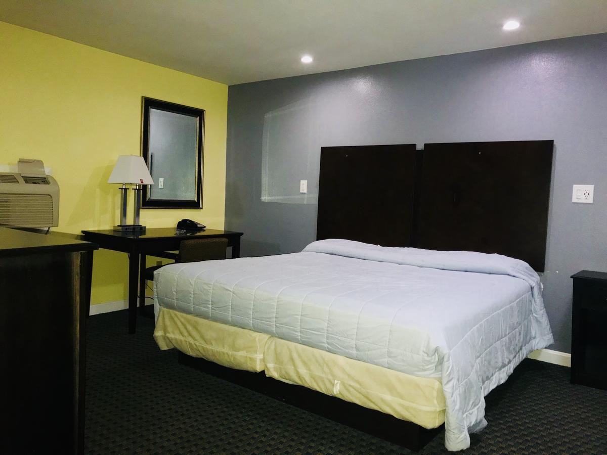 Chisholm'S Motor Inn 소거스 외부 사진