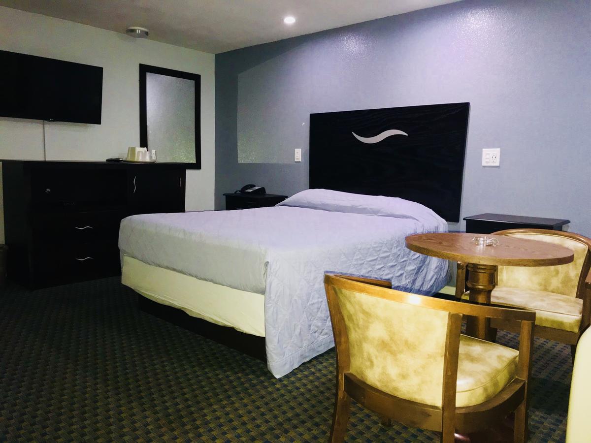Chisholm'S Motor Inn 소거스 외부 사진