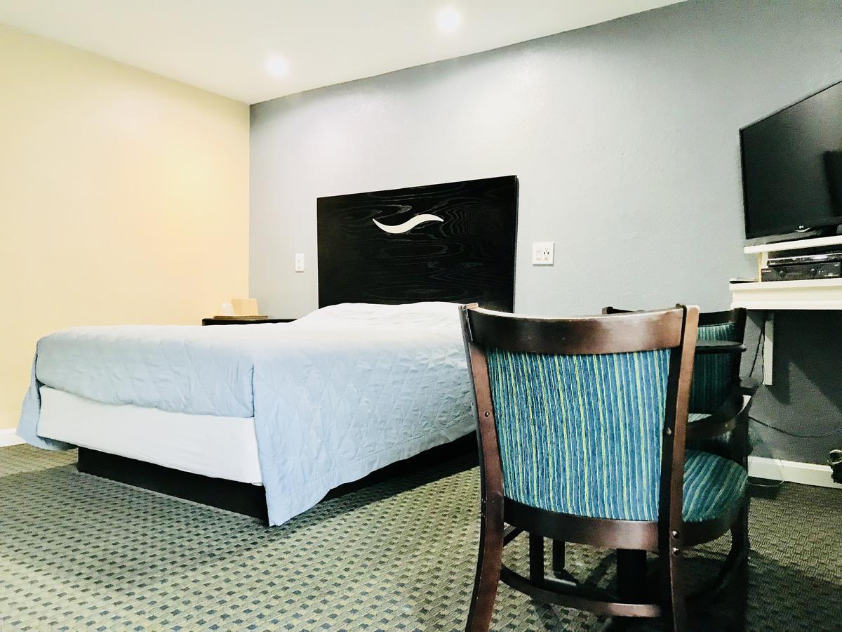 Chisholm'S Motor Inn 소거스 외부 사진